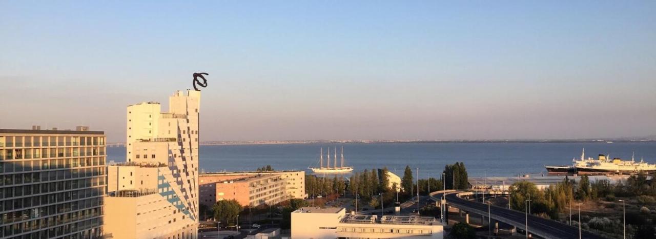 Modern 2 Bedroom Apartment With Balcony And Amazing Views Lisbon Luaran gambar